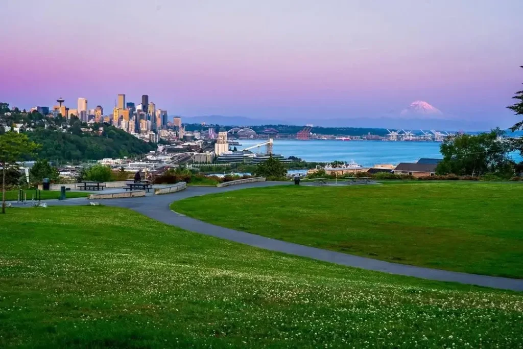 Views from Ella Bailey Park in Seattle's Magnolia neighborhood by: @timreaganphotography