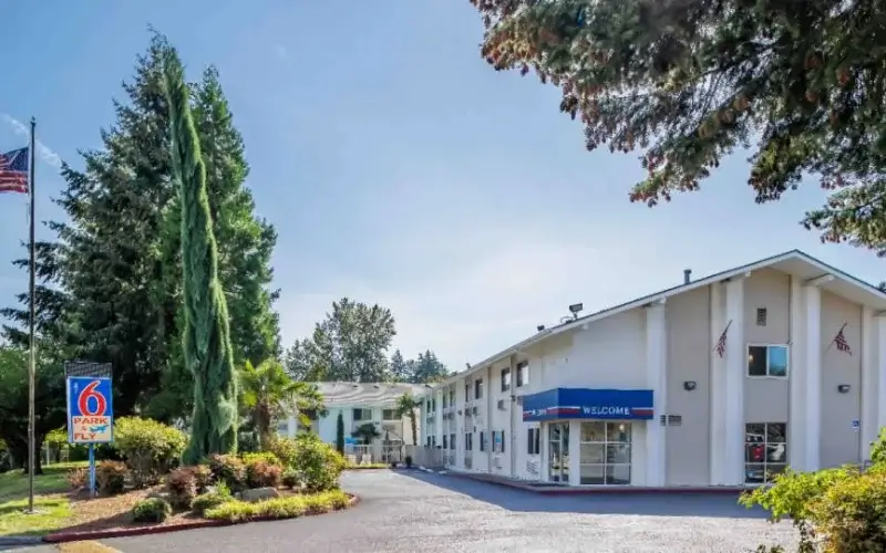 Studio 6 Seattle Sea-Tac Airport South (Exterior) 1