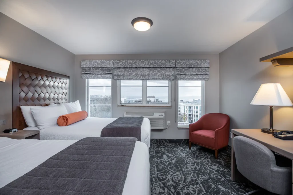 Mediterranean Inn Pillowtop beds