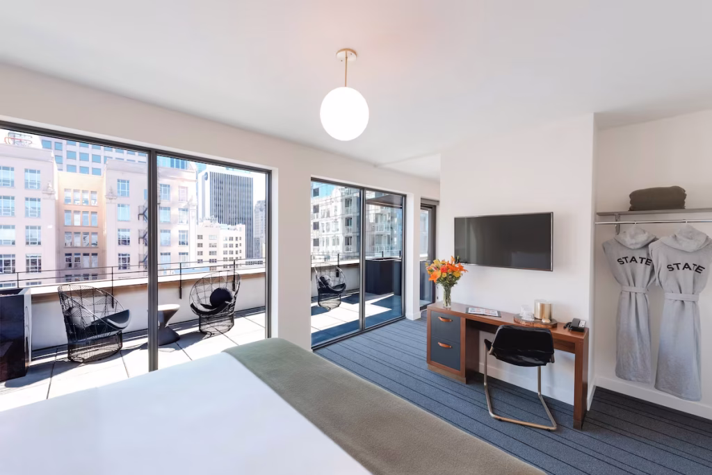 The State Hotel Suite