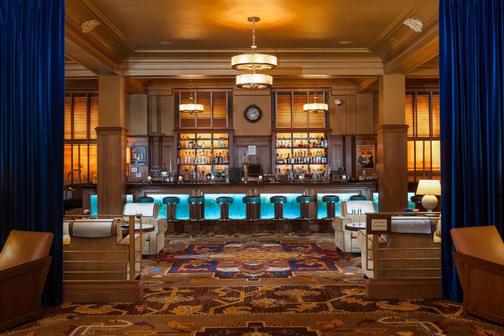 Arctic Club Seattle, a DoubleTree by Hilton Hotel Bar