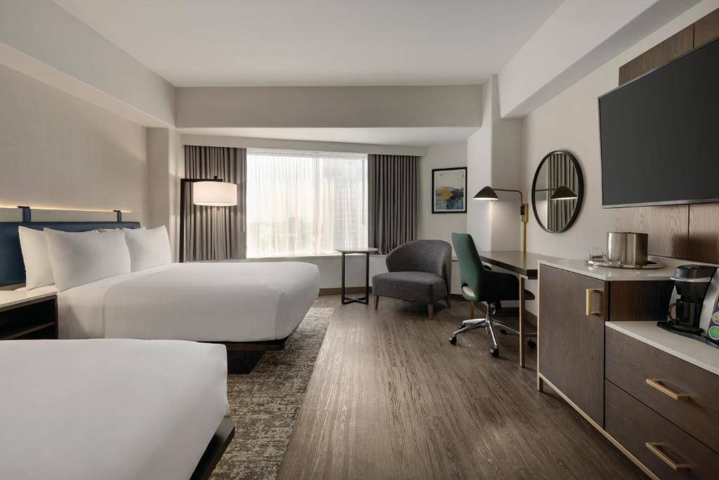 Crowne Plaza Seattle room