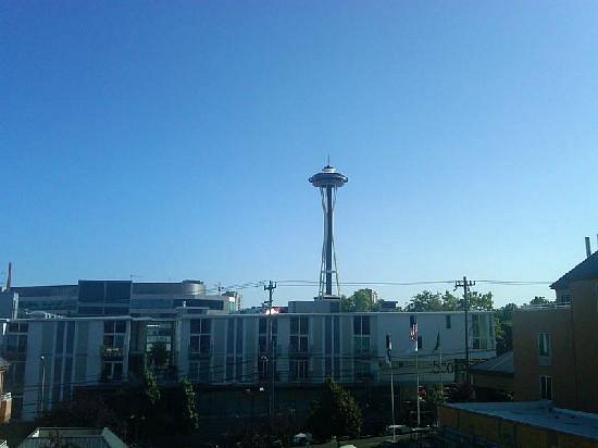 Hampton Inn & Suites Seattle-Downtown Hotel with a Space Needle View