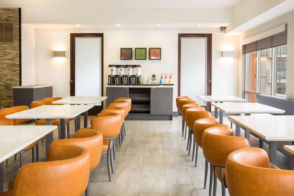 Hampton Inn & Suites Seattle-Downtown Restaurant