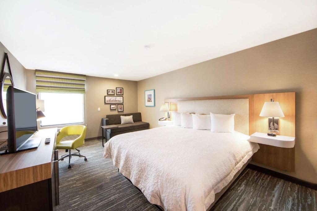 Hampton Inn & Suites Seattle-Downtown Room