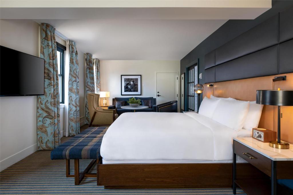 Hotel Theodore Seattle Downtown room