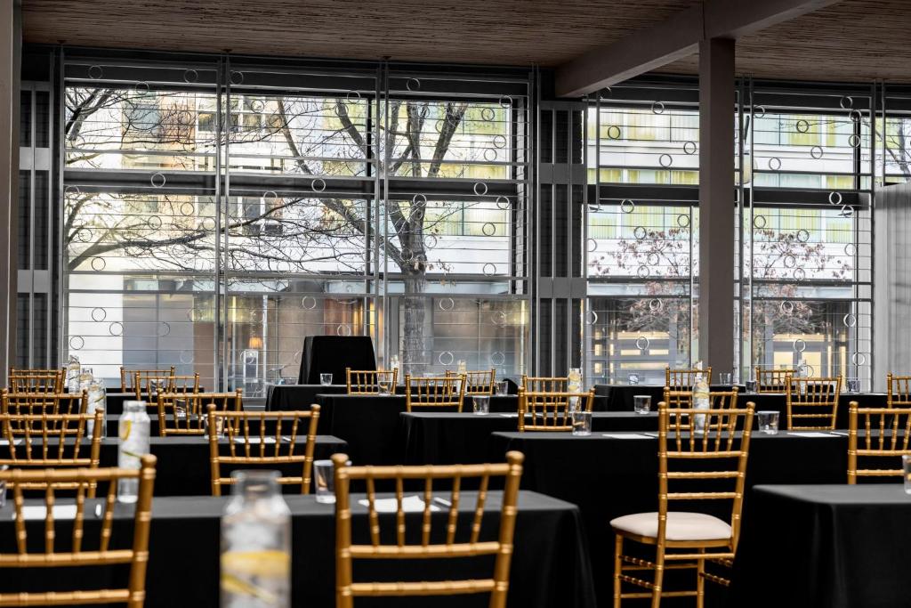 Kimpton Palladian Hotel Restaurant