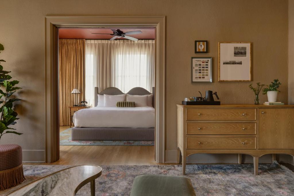 MarQueen Hotel Room Interior