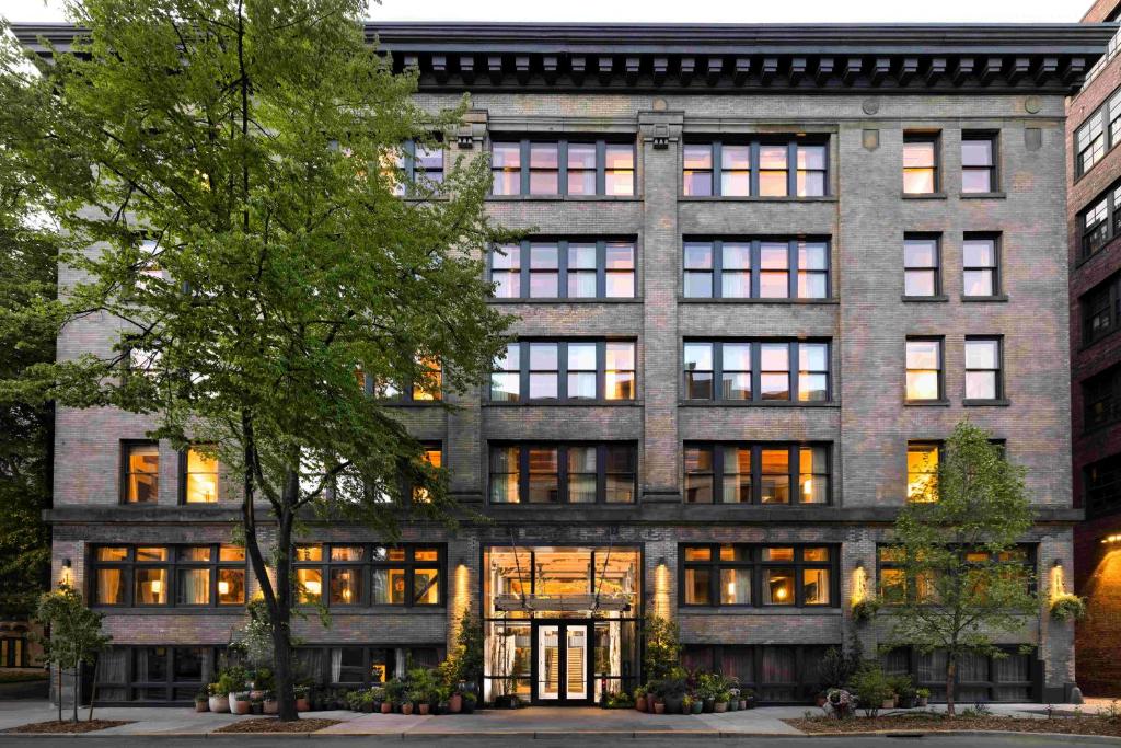 Populus Seattle