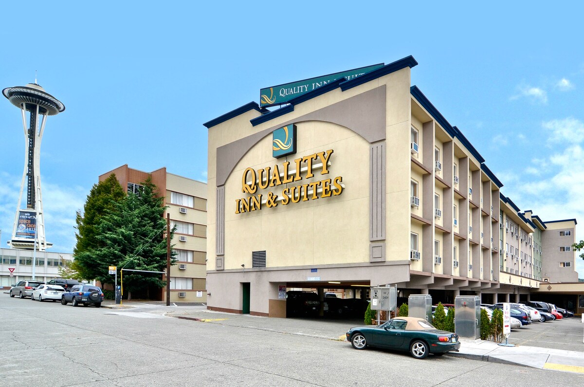Quality Inn & Suites Seattle Center Hotel With Space Needle