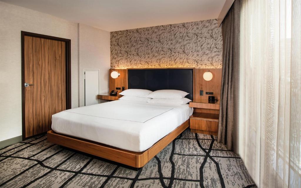 The Charter Hotel Seattle room