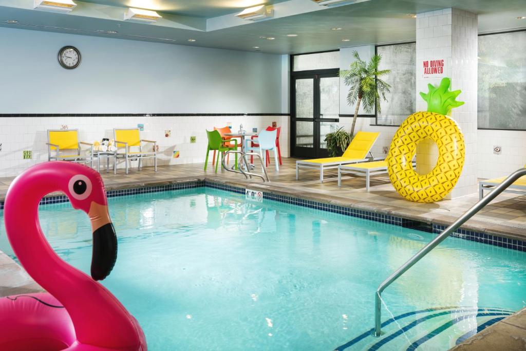 The Maxwell Hotel, A Staypineapple Hotel Pool