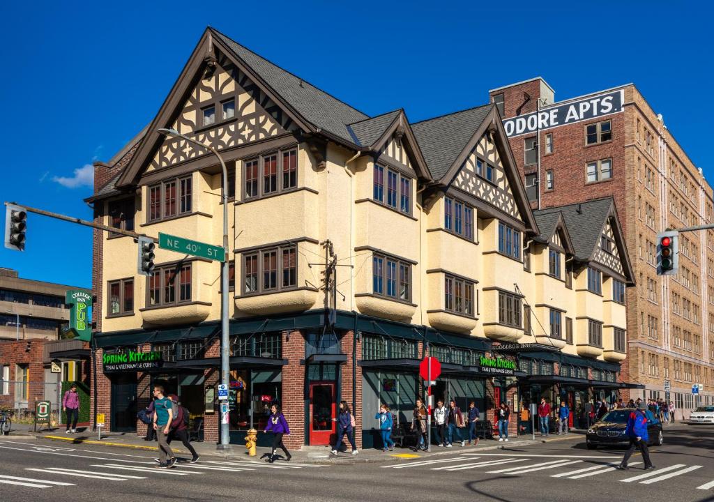 College Inn Hotel Exterior