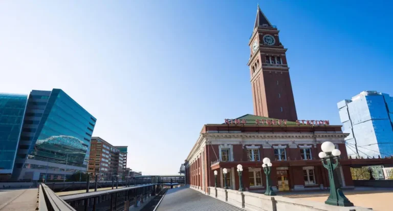 Featured for Best Hotels Near King Street Amtrak Train Station, Seattle