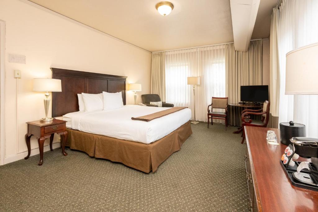 Inn at Virginia Mason Room