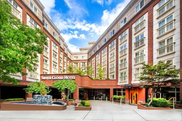 Silver Cloud Hotel - Seattle Broadway Exterior