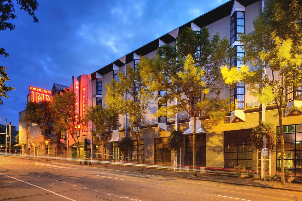 University Inn, A Staypineapple Hotel Exterior